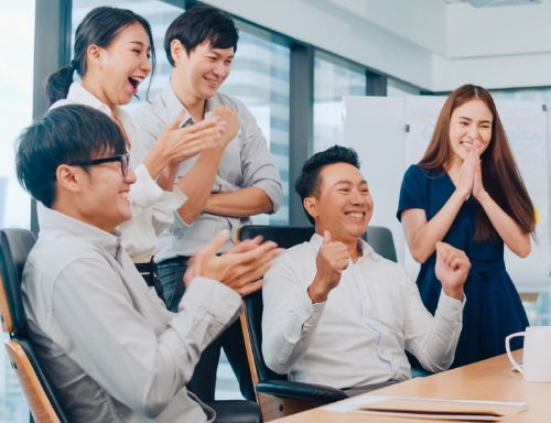 在友達學習、成長茁壯