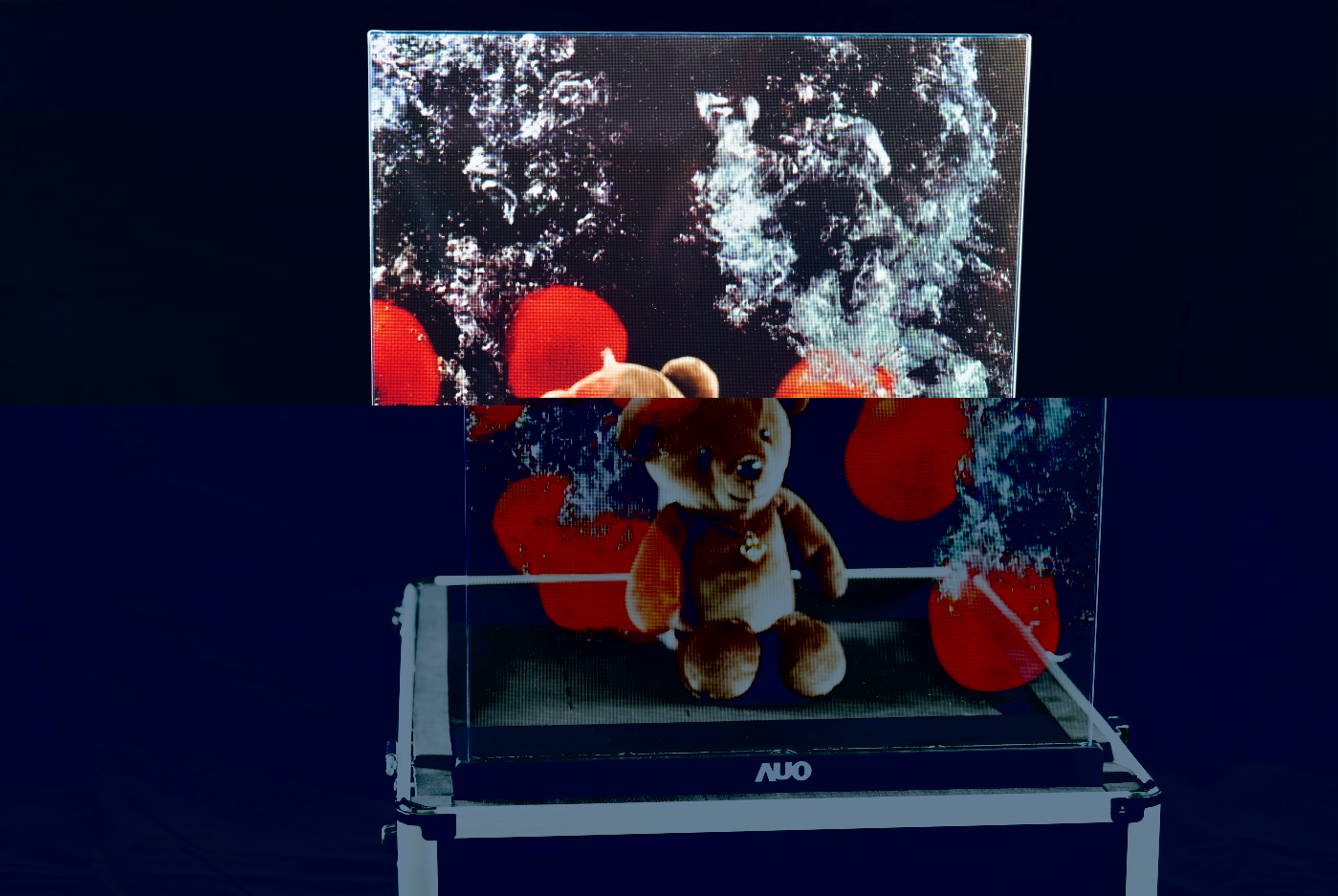 友達領先研發Micro LED透明顯示器，具備高穿透、低繞射、高亮度、可拼接之特性，可應用於智慧移動、智慧零售、商業展示等多元場域