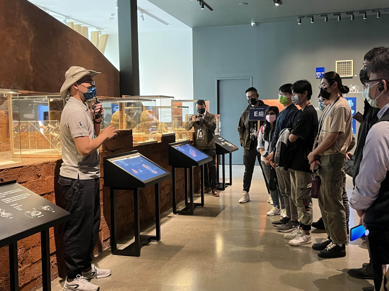 友達招募員工為文化志工，擔任文化館導覽大使，積極推廣文資保存、文史教育